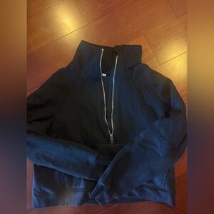 Small black quarter zip